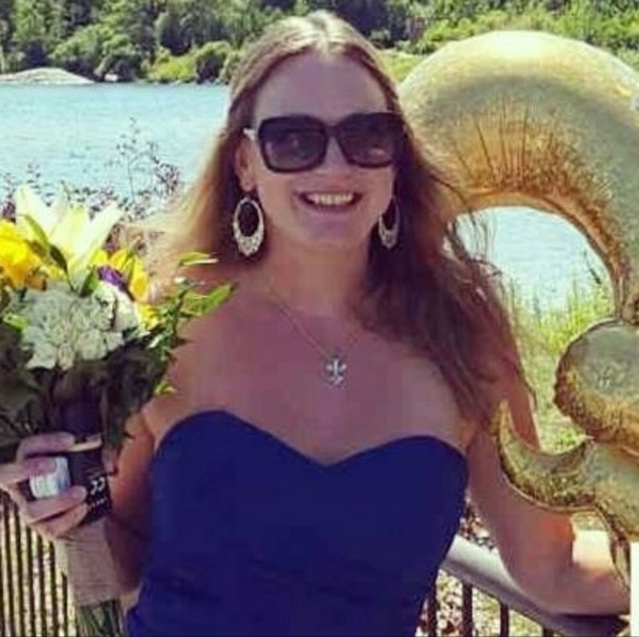 Meet your Posher, Jennifer - Picture 1 of 1